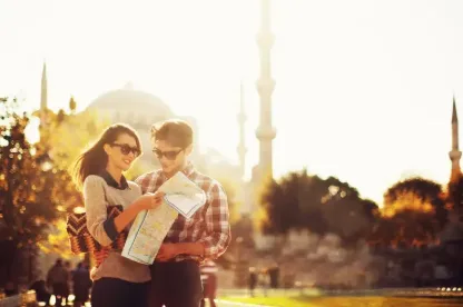 una coppia turiste ad istambul , cosa vedere a istanbul in 5 giorni