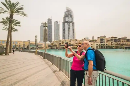 Selfie di coppia di turisti a Dubai, Quando andare a Dubai Selfie di coppia di turisti a Dubai, Quando andare a Dubai