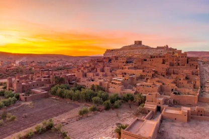 Vista della città vecchia di Aït-Ben-Haddou al tramonto, ouarzazate cosa vedere Vista della città vecchia di Aït-Ben-Haddou al tramonto, ouarzazate cosa vedere