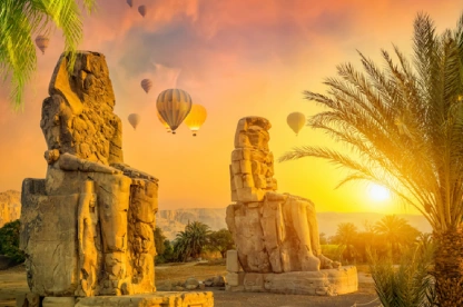 Colosos de Memnón Colosos de Memnón | dos enormes estatuas de piedra del faraón Amenhotep