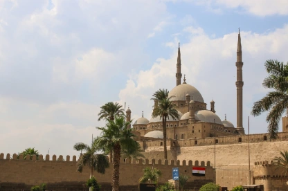 La Ciudadela de El Cairo o Ciudadela de Saladino La Ciudadela de El Cairo o Ciudadela de Saladino es una fortificación medieval de la época islámica en El Cairo, Egipto, construida por Saladino.