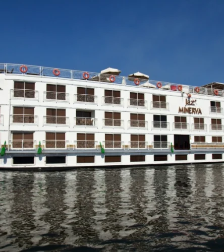 Crucero Steigenberger Minerva: Navegación de Lujo por el Río Nilo