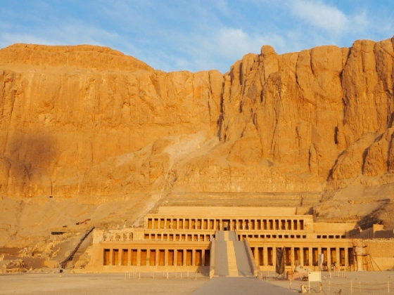 el Templo de la reina Hatshepsut en el Valle de los reyes