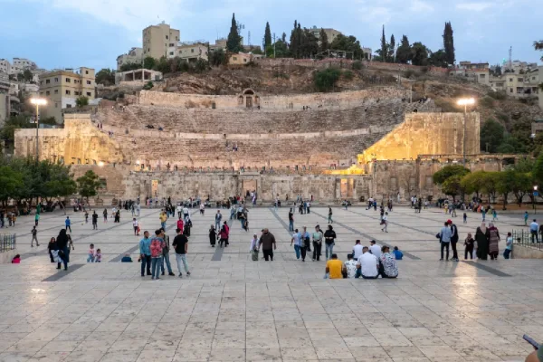 Römisches Theater in Amman in der Abenddämmerung