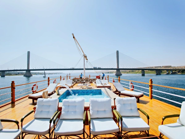 Anat Dahabiya: Luxus Segelschiff