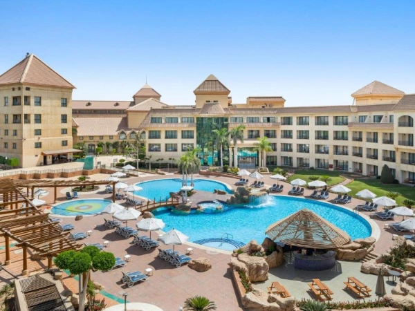 Hilton Pyramids Golf