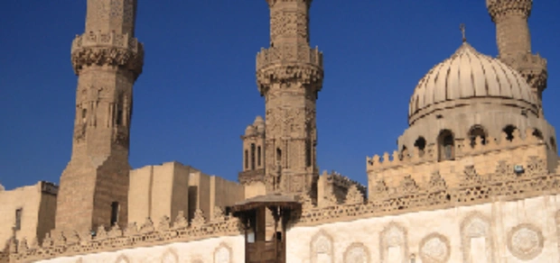 Mezquita del Sultán Al Zahir Barquq en el corazón de El Cairo histórico