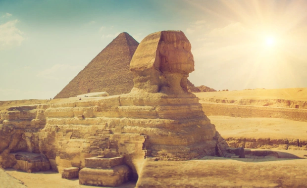 Vue de profil du Grand Sphinx de Gizeh, Voyage organisé egypt 10 jours.