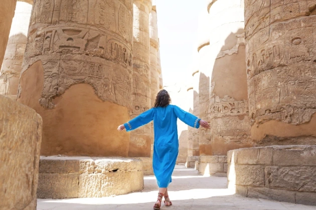 una donna a Luxor, offerte egitto pasqua