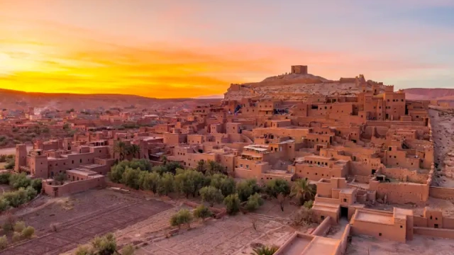 Vista della città vecchia di Aït-Ben-Haddou al tramonto, ouarzazate cosa vedere