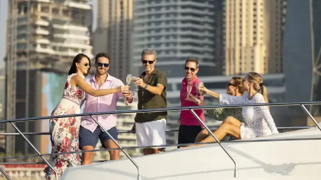 Amici in Dubai, Dubai eventi