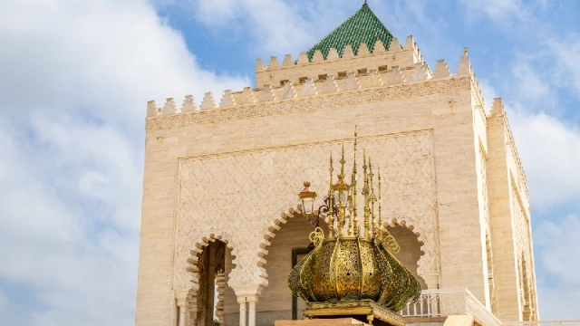 Piazza Mohamed V a Casablanca: Il Cuore della Città Bianca
