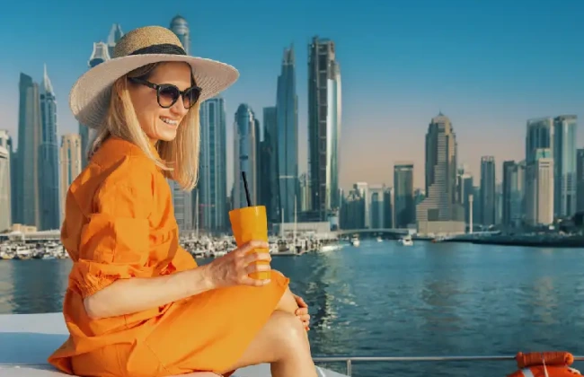 Una donna a  Dubai, Dubai ferragosto