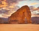 Jabal AlFil - Roca del Elefante en el paisaje del desierto de Al Ula, con un espectacular cielo al atardecer - Arabia Saudita
