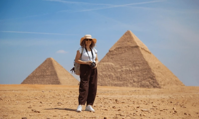 The Pyramids of Khafre and Menkaure, Pyramids of Giza