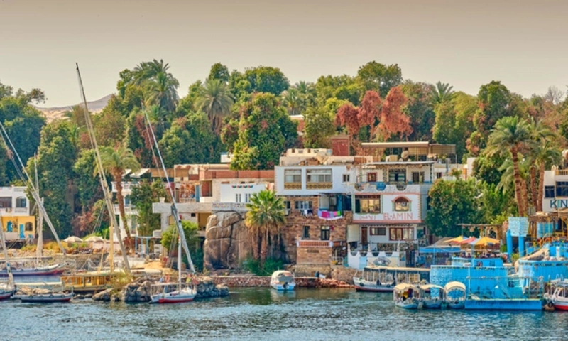 exploring colorful Nubian homes, Nubian Village