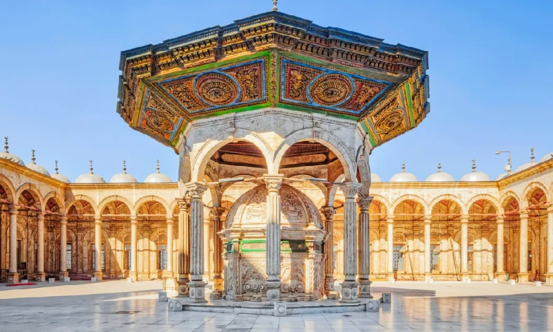 Fuente de abluciones y patio de la Gran Mezquita de Muhammad Ali Pasha o Mezquita de Alabastro, El Cairo Egipto