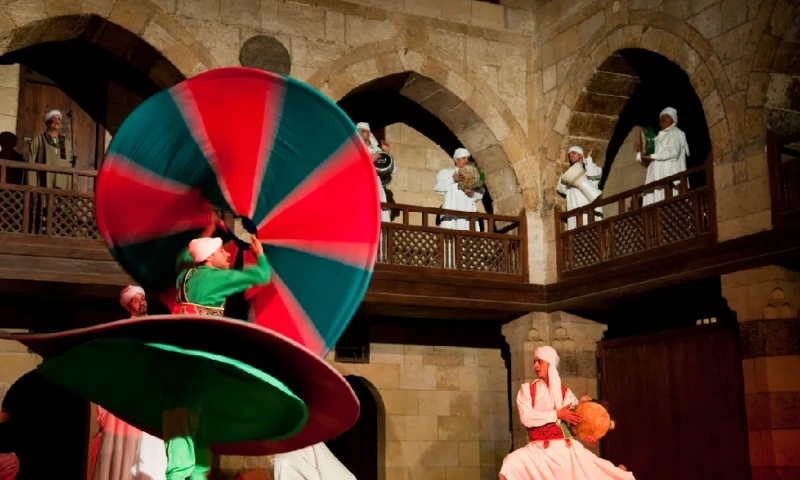 Música y danza sufí en El Cairo,  khan el khalili
