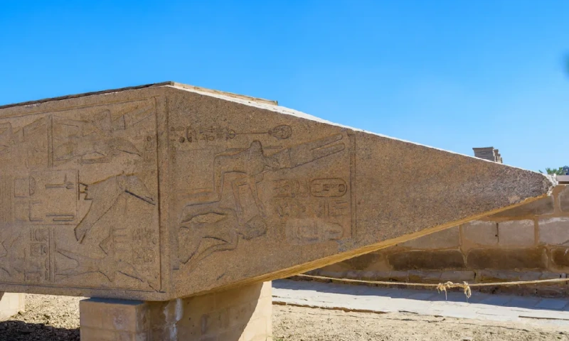 Obelisco de granito en el Templo de Karnak, Obelisco Inacabado.