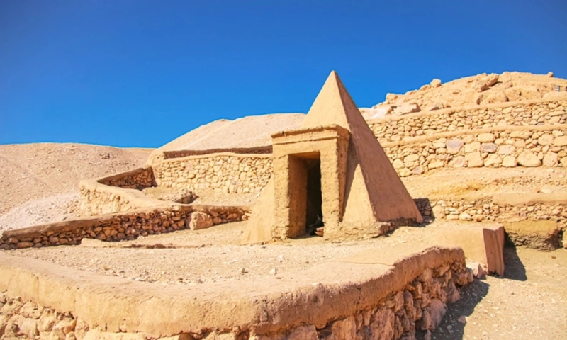 Ruins of ancient Deir el Medina, Deir el Medina