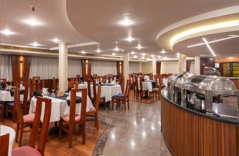 Ristorante a bordo della Crociera MS Magic I, viaggio sul nilo