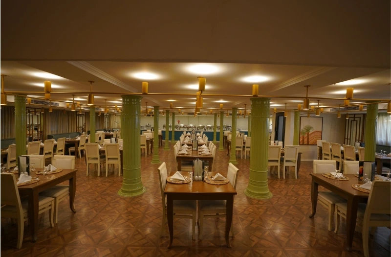 Salón principal del Crucero Le Fayan II