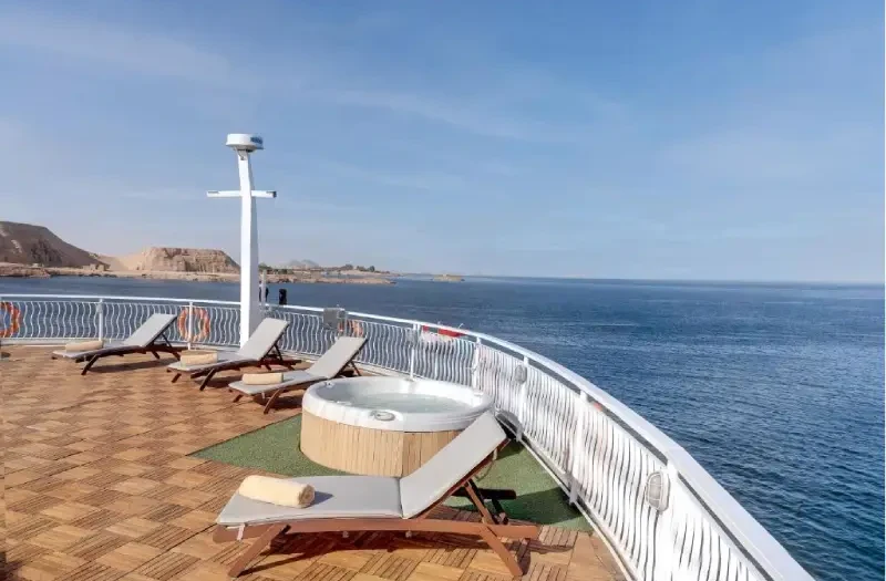 sun deck, navigazione lago nasser