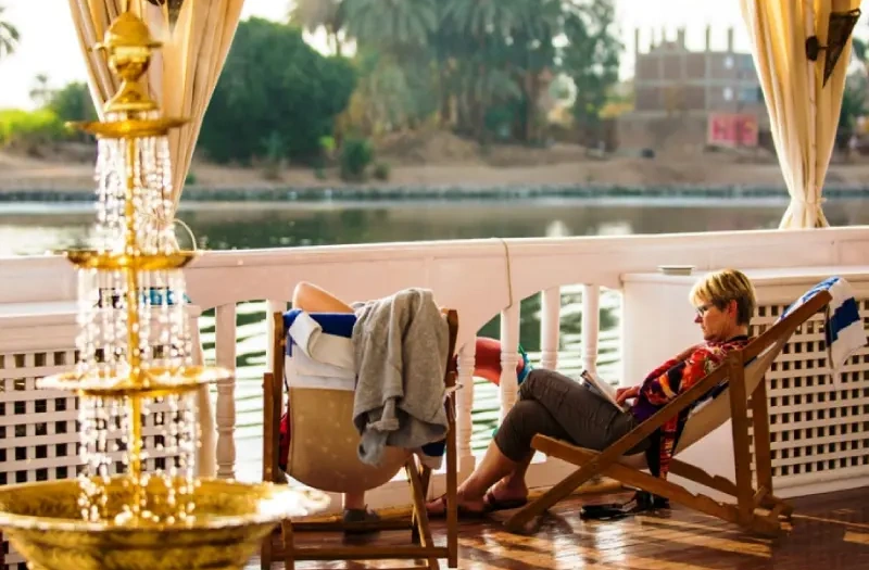 Donna a Bordo di Dahabeya Amoura