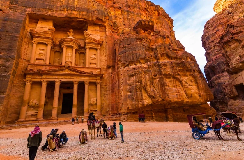 Crociera Egitto e Giordania, un gruppo a petra