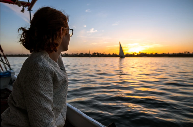 Hurghada Piramidi, una donna a crociera
