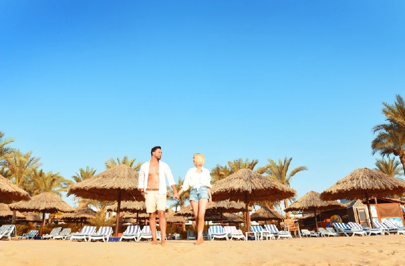 Vacanze in Egitto a Natale, una coppia a Marsa Alam