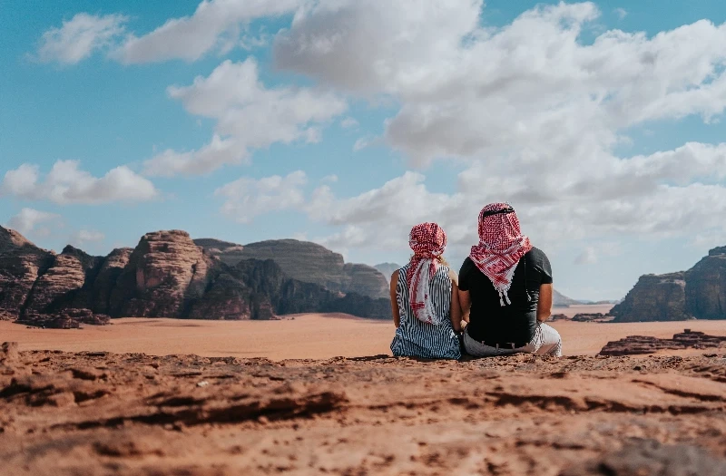 Tour Giordania 7 Giorni, Una coppia al deserto di giordania