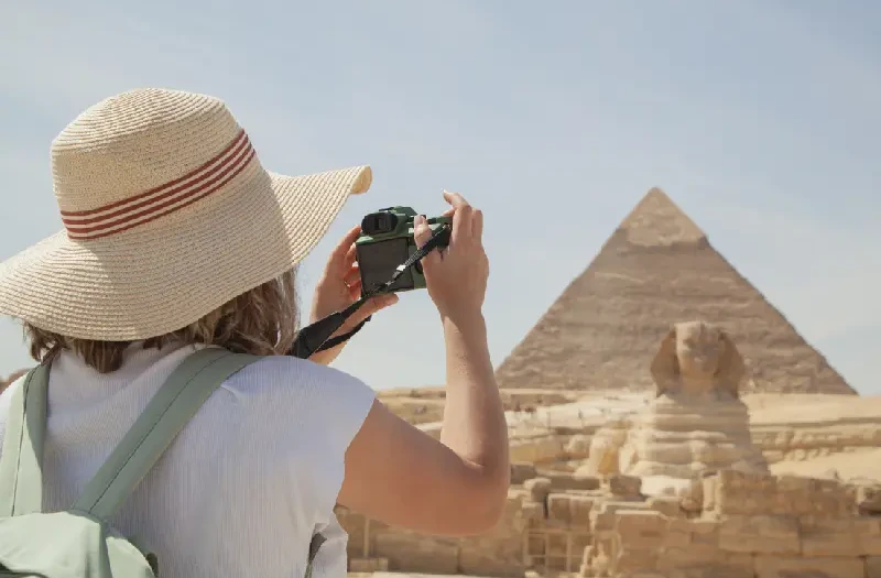 Donna Dvandi alle Piramidi, vacanza egitto agosto