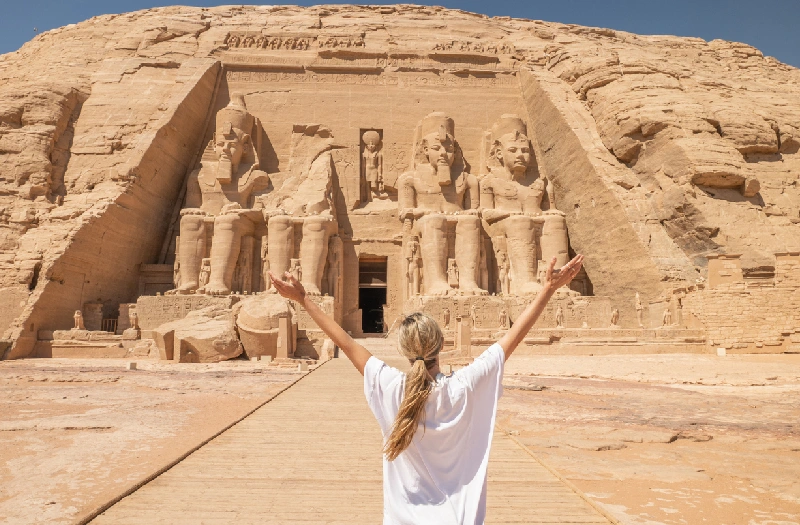 La fachada del templo de Abu Simbel, Asuán, Egipto, África