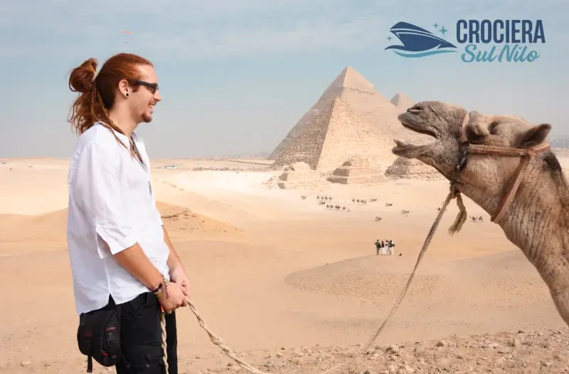 il Nostro Cliente alle piramidi, crociera nilo e cairo