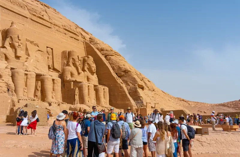 Molti Turisti nel Tempio di ABu Simbel, egitto a natale