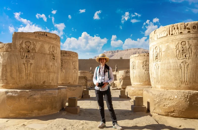 Una Donna a Luxor, offerte egitto