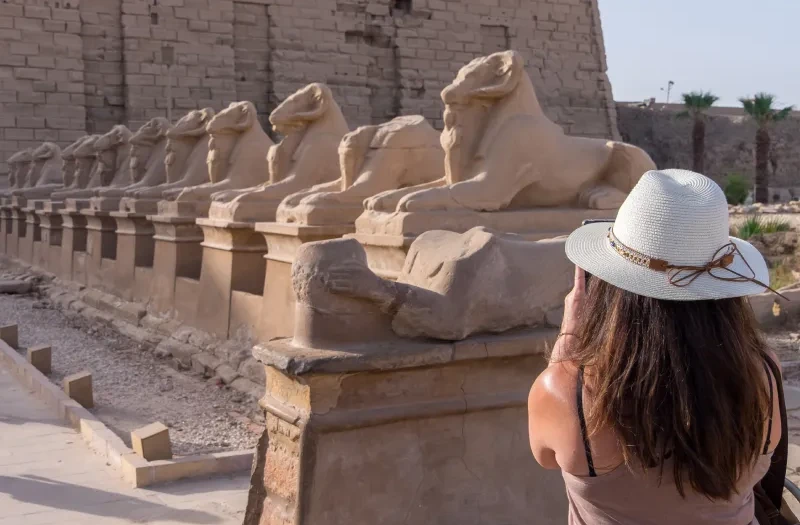 Una Donna a Karnak, vacanze lusso egitto
