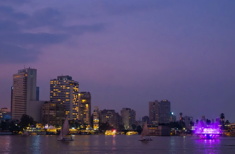 el Río Nilo en El Cairo por la Noche