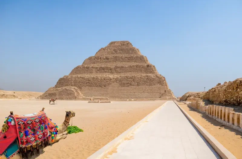 Piramide a gradoni di djoser