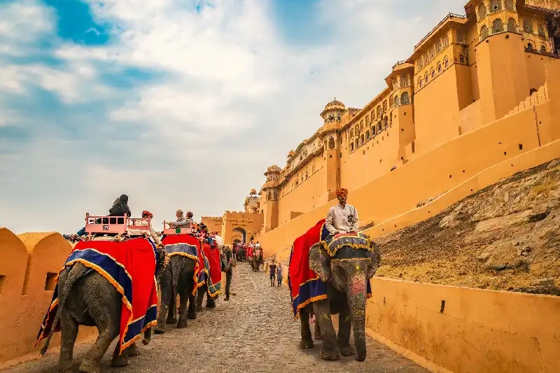 Fortezza di Amber, Tour India