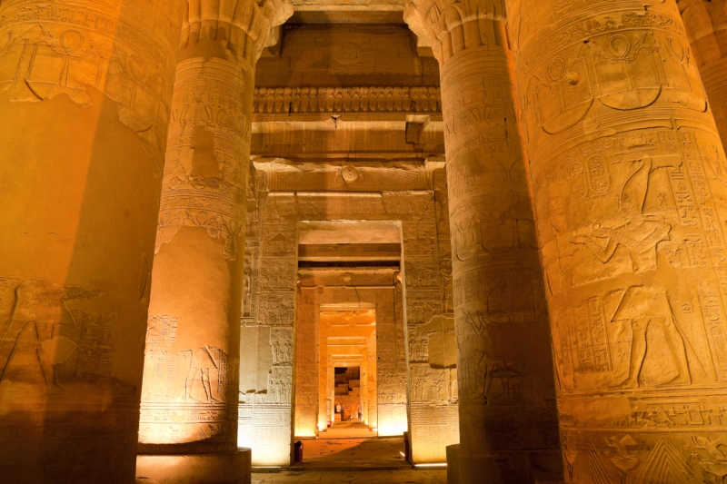 Columna en sobek templo de kom ombo, Egipto