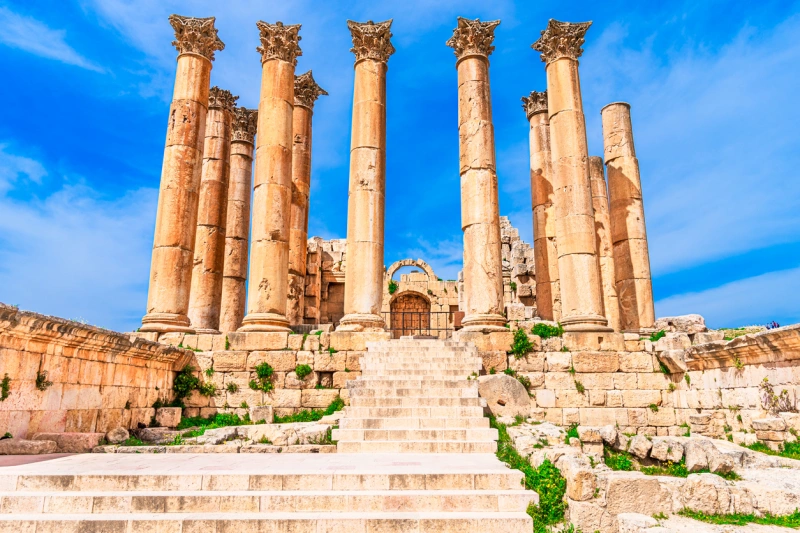 Ciudad Arqueológica de Jerash, Jordania: Templo de Artemisa en la antigua ciudad romana de Gerasa, la moderna Jerash, una ciudad romana de la decápolis. Oriente Medio