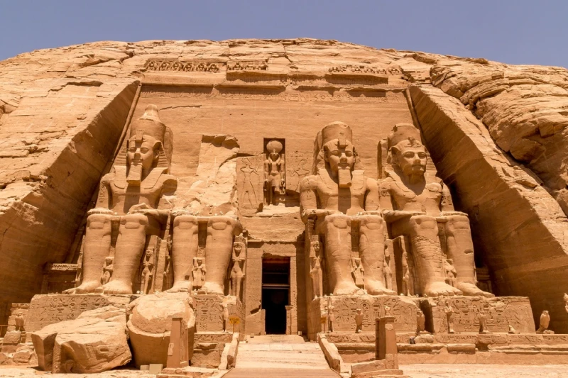 Templo de Abu Simbel La fachada del Templo de Abu Simbel