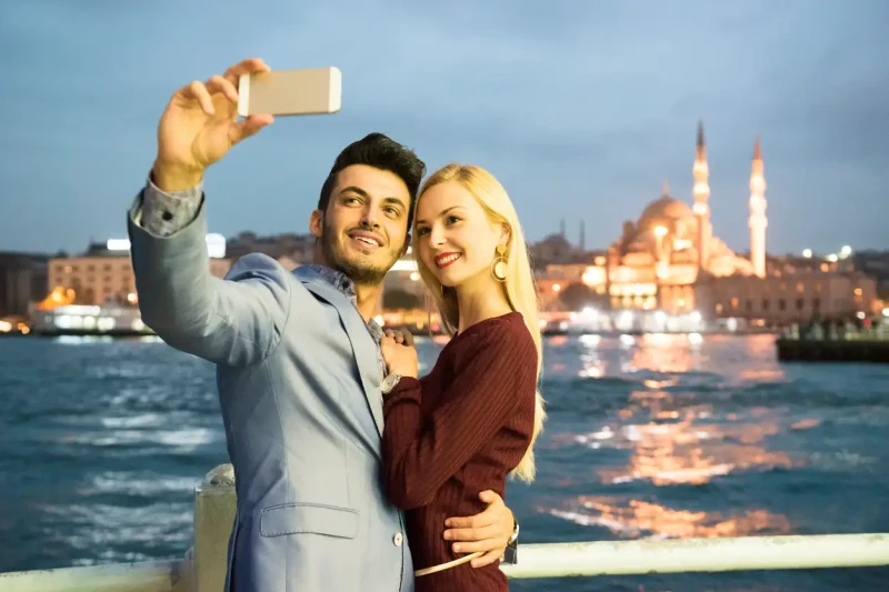 una coppia a istanbul, turchia viaggi