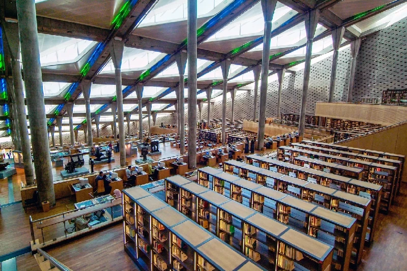 Interior de la Biblioteca de Alejandría