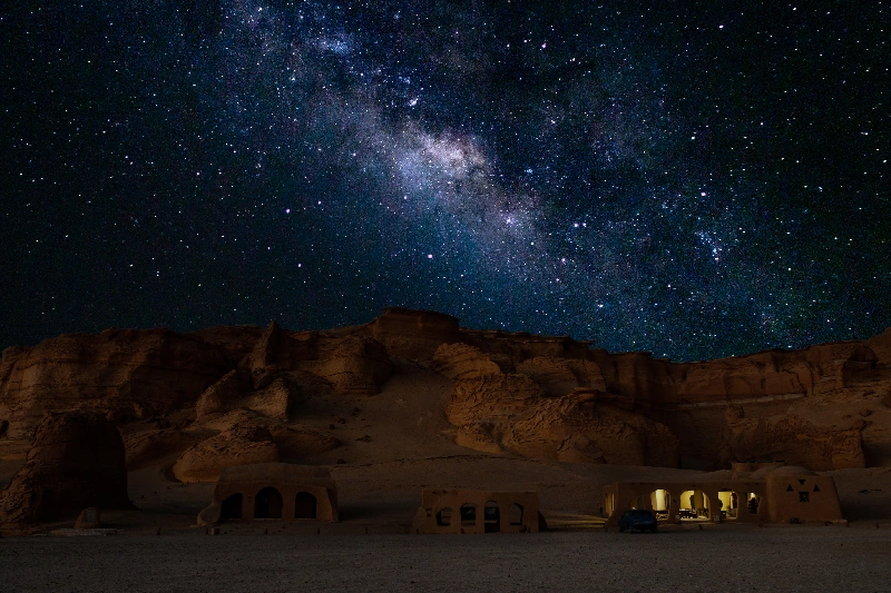 Valle de Ballena en Fayum por la noche