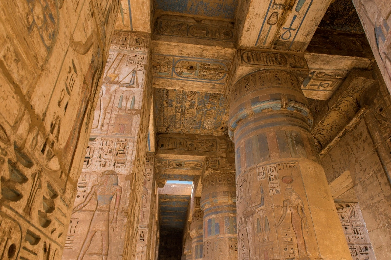 una Vista Maravilla dentro del Templo de Habu
