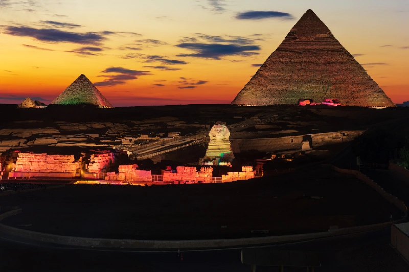espectáculo de luz y sonido en las Pirámides de Giza
