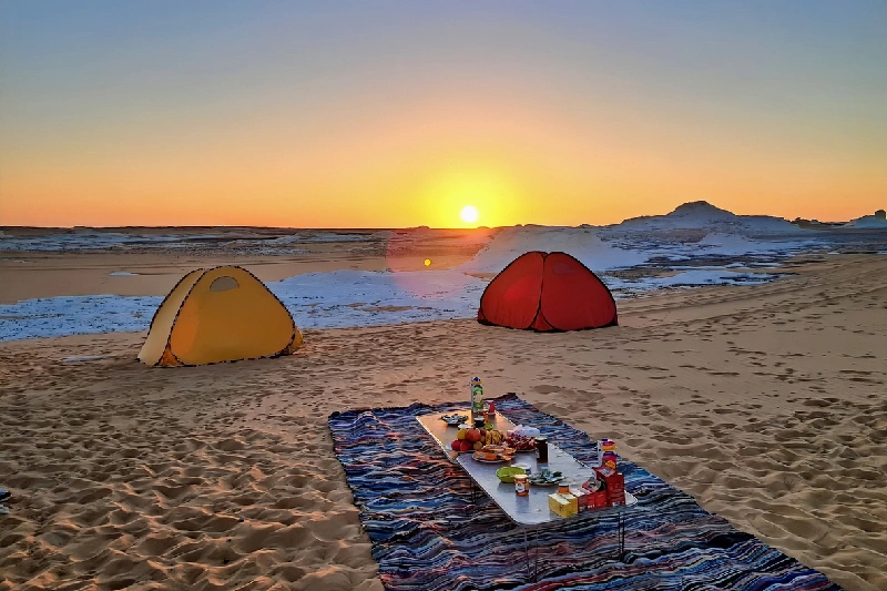 el Desierto Blanco Al Amanecer en Egipto